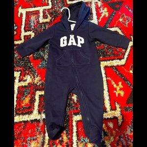 Gap Baby Gap One Piece, zippered one piece Navy hoodie, 6-12 mo